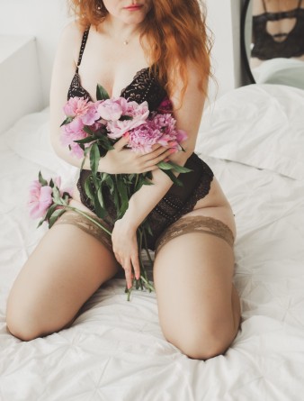 Девушка массажистка Александра , салон Александра 